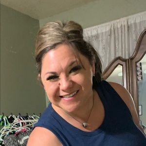 Meet your Posher, Marissa